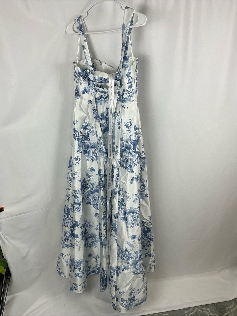ALFRED SUNG White Satin Maxi Dress with Blue Floral Print - Picture 4 of 6